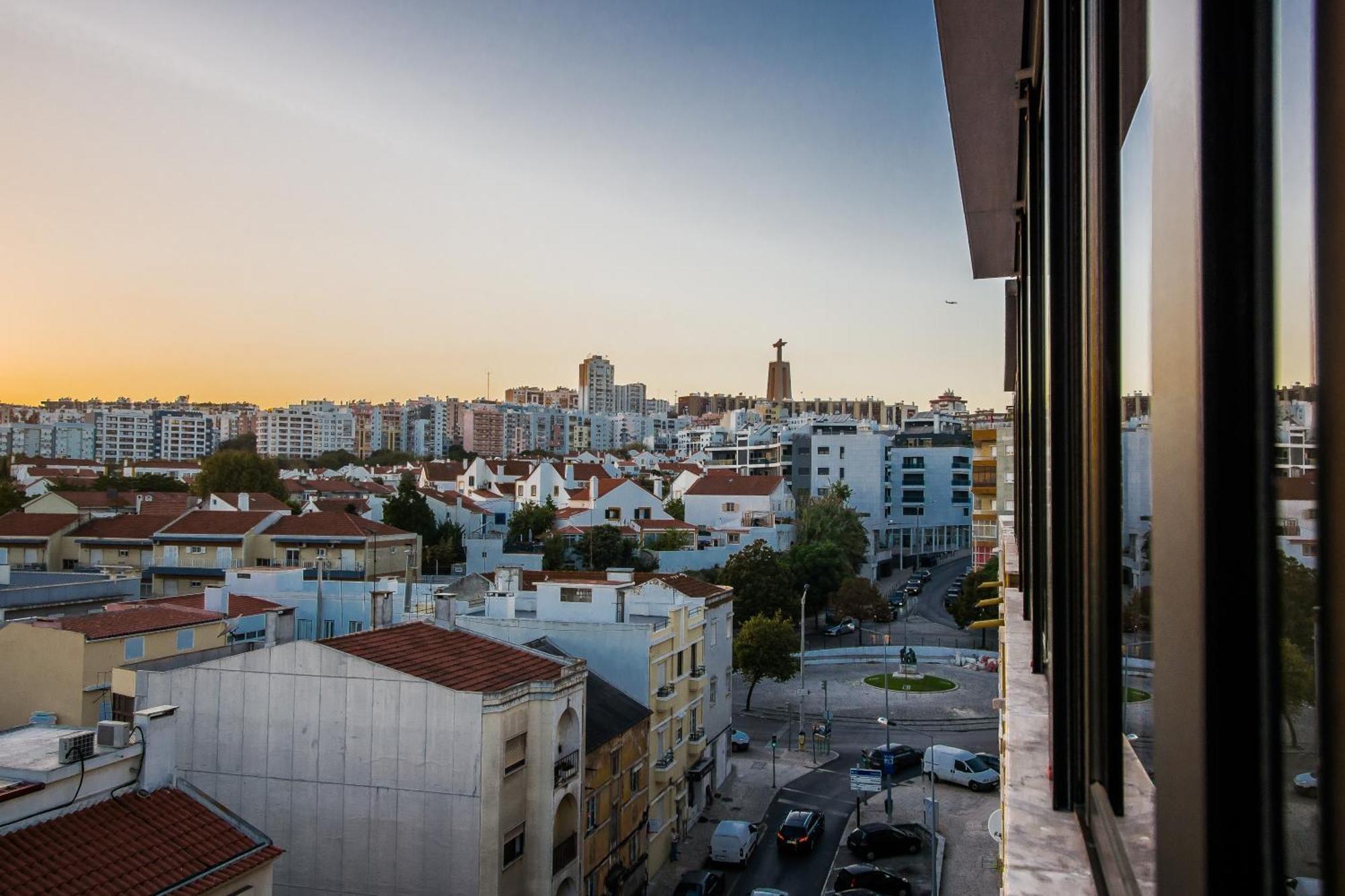 Just4U Apartment 2 Almada Exteriör bild